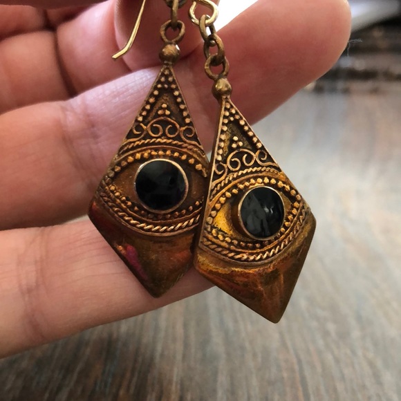 Evil eye inlaid onyx brass earrings - Picture 6 of 8